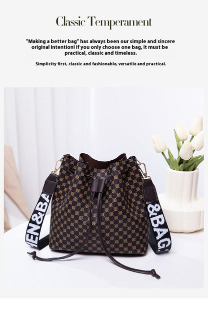 Printed bucket bag product detail